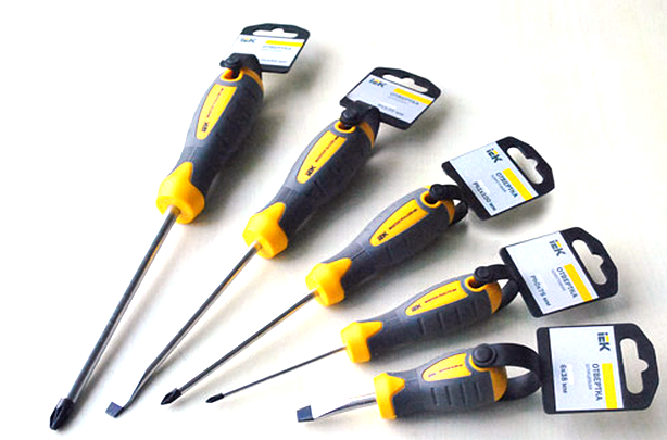 IEK Отвертка крестовая Master Ph2х150мм