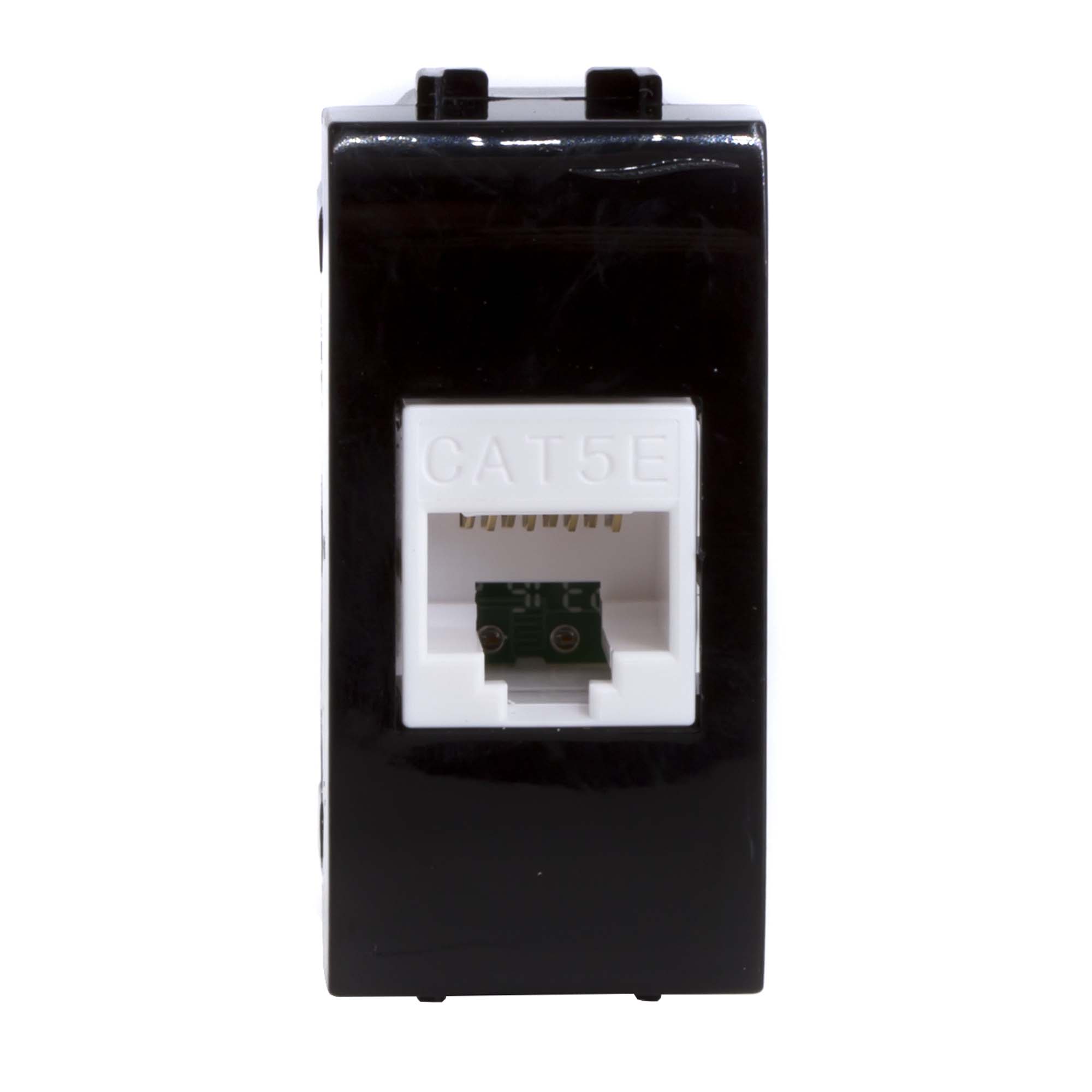 DKC Компьютерная розетка RJ45 кат.5e, Brava, черная, 1мод