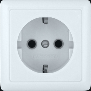 Systeme Electric ХИТ наруж Бел Розетка с/з без шторок, с изолирующей пластиной, 16А, 250В