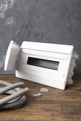 EKF PROxima Щит распределительный ЩРВ-П-18 "SlimBox" белая дверца IP41