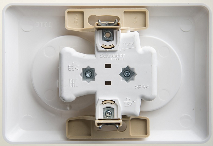 Systeme Electric Этюд Бел Розетка 2-ая б/з без шторок 16А 250B