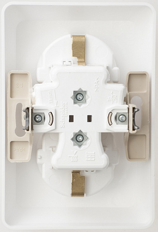 Systeme Electric Этюд Бел Розетка 2-ая с/з со шторками 16А 250B