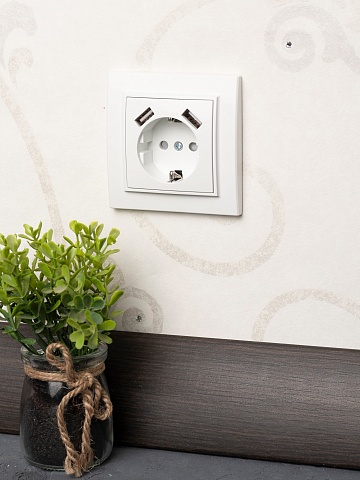 EKF Basic Минск Белый Розетка с/з, со шторками, 16А, с 2 USB 2,1А, СП